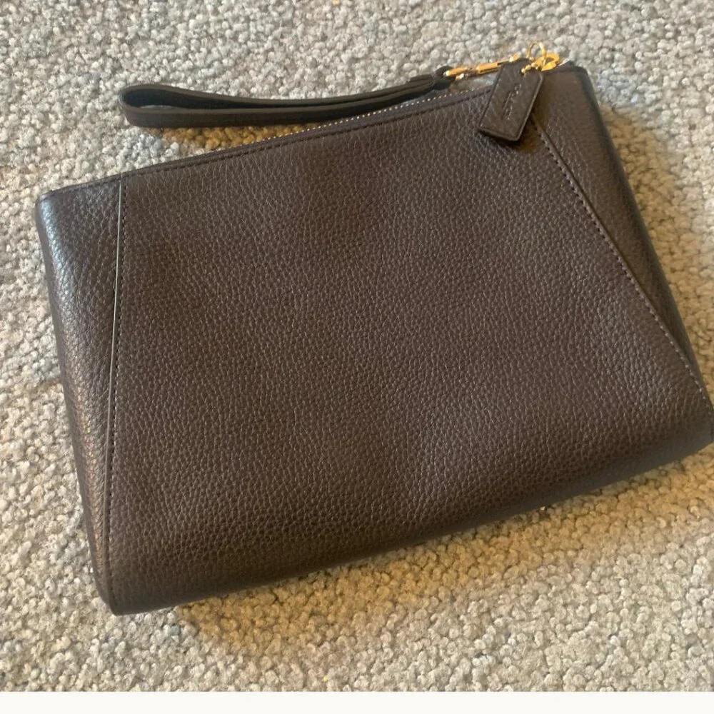COACH DARK NAVY BLUE PEBBLED LEATHER CLUTCH WITH WRISTLET STRAP